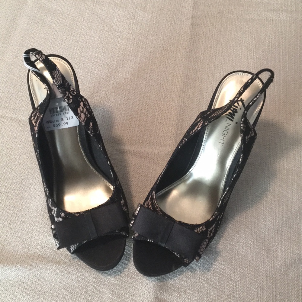 Shoes - Picture 2 of 5